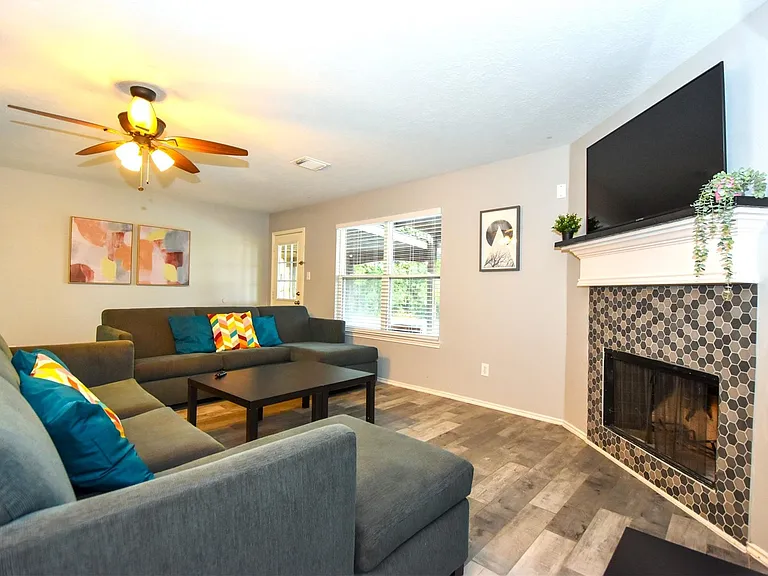 11007 Shumard Oak Ct — Photo 10