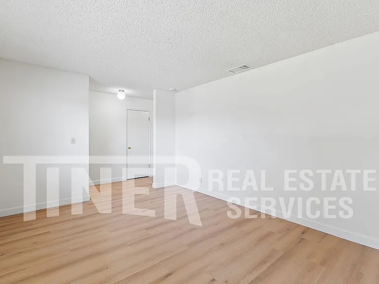 3233 Oriole Way — Photo 8