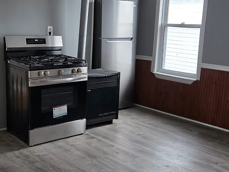 100 Fairmont Ave #3 — Photo 16