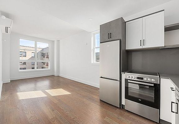 3rd image of 1370 Nostrand Ave #7D