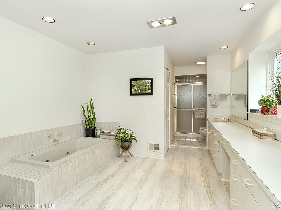 22241 Village Pines Dr, photo 19