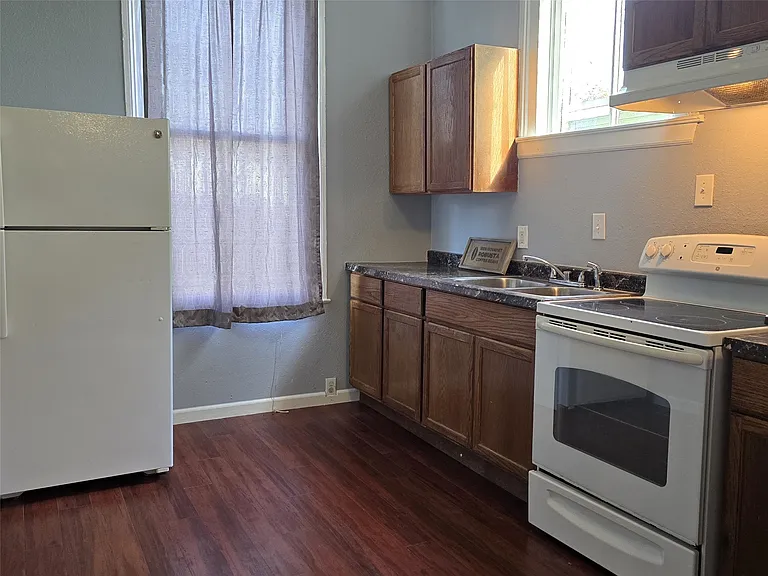1614 Market St #4 — Photo 10