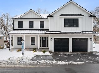 16 Hayes Ln, Lexington, MA 02420