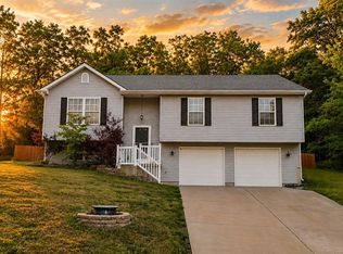 10318 Timber Hill Dr, Hillsboro, MO 63050