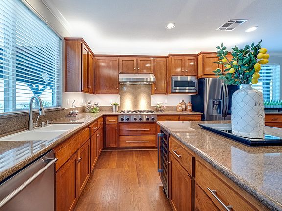 4th image of 4028 Morningview Way