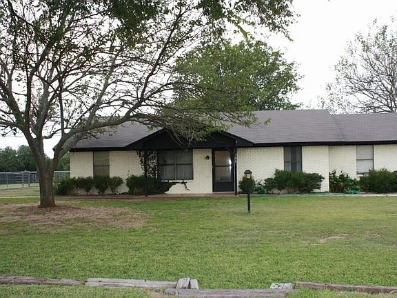 2nd image of 705 N Lake Dr