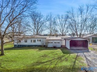 94 Sharon St, Albertville, AL 35951