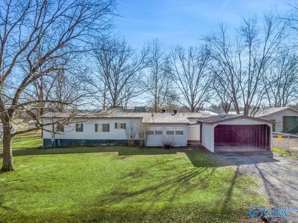94 Sharon St, Albertville, AL 35951
