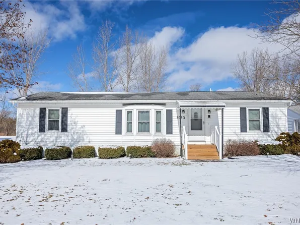 8373 Peachey Rd, Bergen, NY 14416