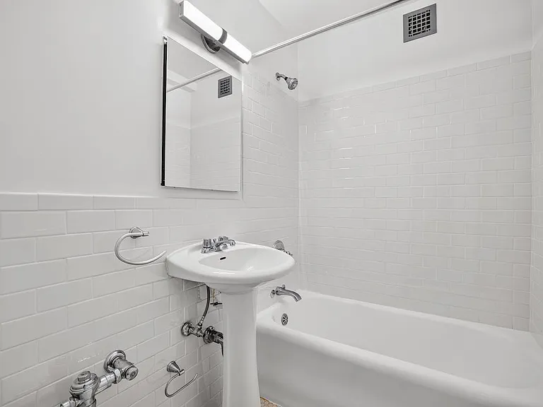 307 E 44th St #221 — Photo 8