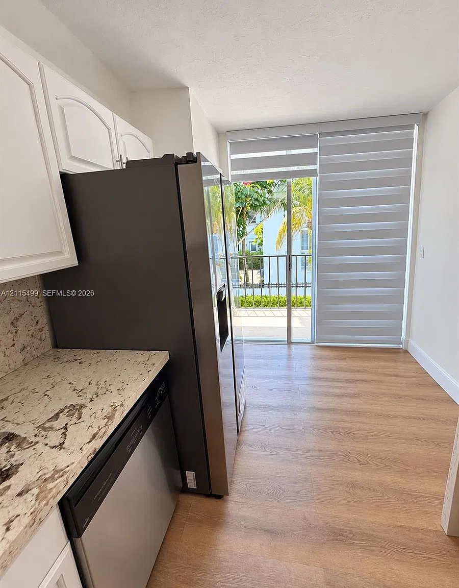 Byron Park Condo — Photo 4