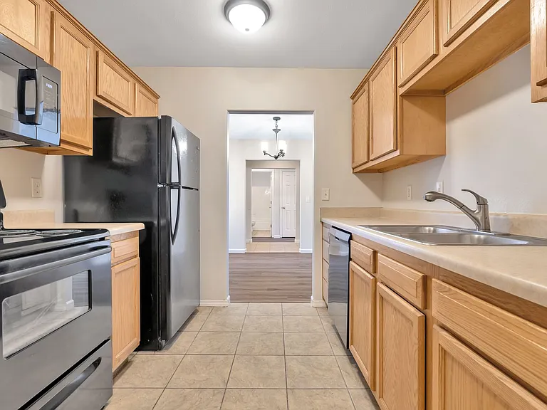 6708 Shady Rd — Photo 10
