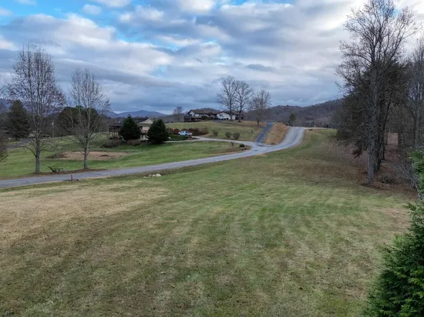 1 Cheyenne Mdws, Blairsville, GA 30512