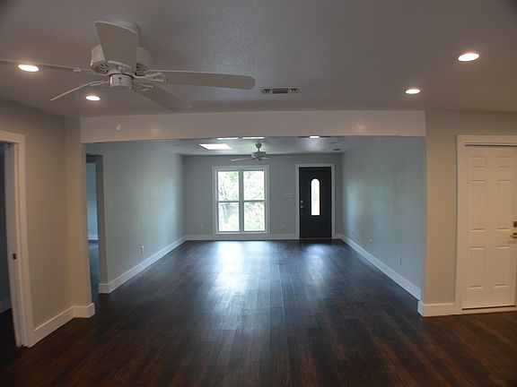 5th image of 805 Bluebonnet Dr