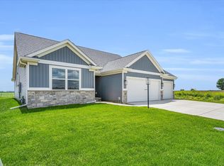 89 Shiloh Dr, Savoy, IL 61874