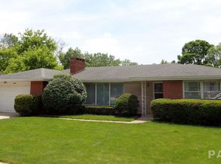 2730 W Parkridge Dr, Peoria, IL 61604