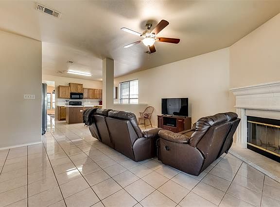 5th image of 2729 Hilcroft Ave