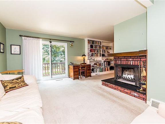 2nd image of 309 Woodbridge Dr