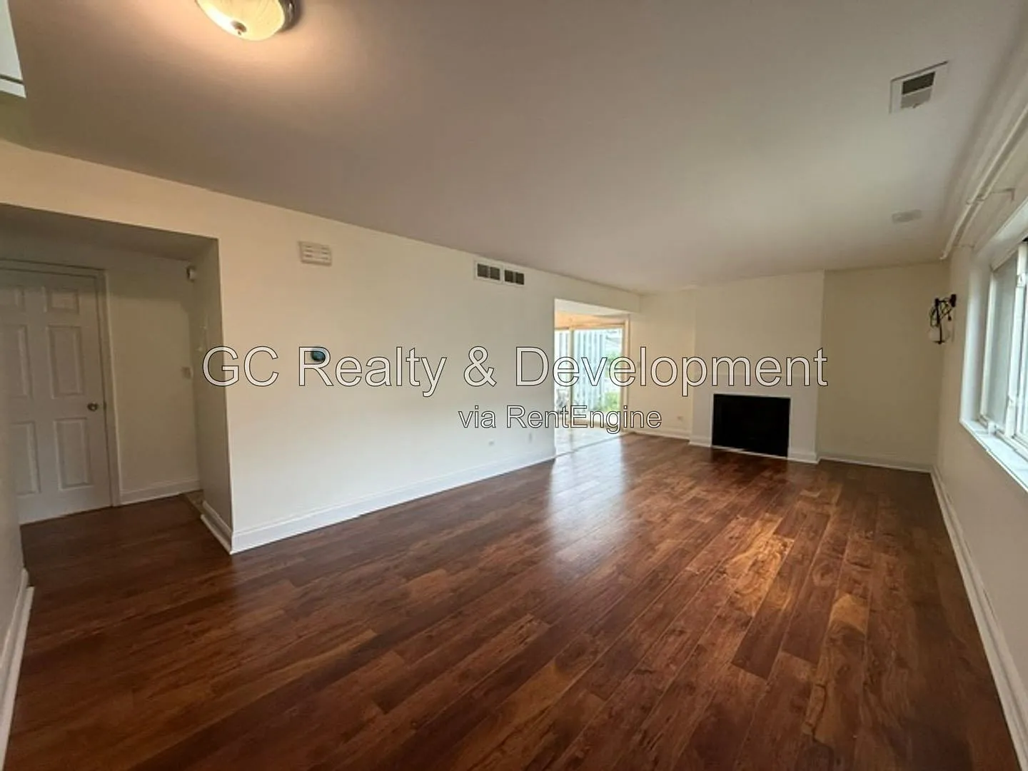 2 bed, 1.5 bath, 1000 sqft, $2,295 — Photo 3