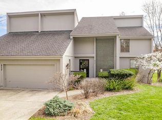 217 NW Ponderosa St, Lees Summit, MO 64064