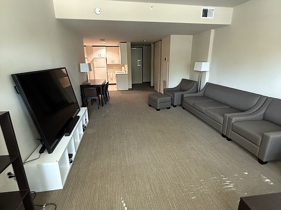 3rd image of 895 Campus Dr #203B