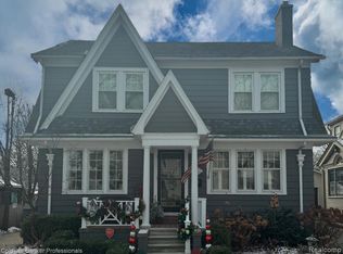 55 Mapleton Rd, Grosse Pointe Farms, MI 48236