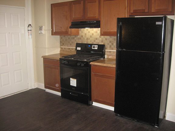 5th image of 120 Anderson Place # 11 First Floor