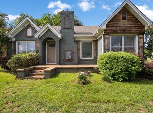 718 E 1st St, Hughes Springs, TX 75656