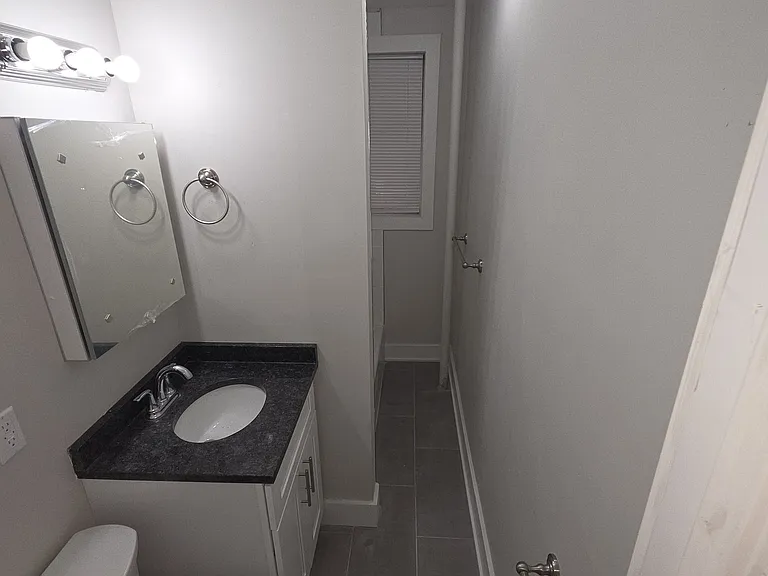 214 Duncan Ave #104 — Photo 7
