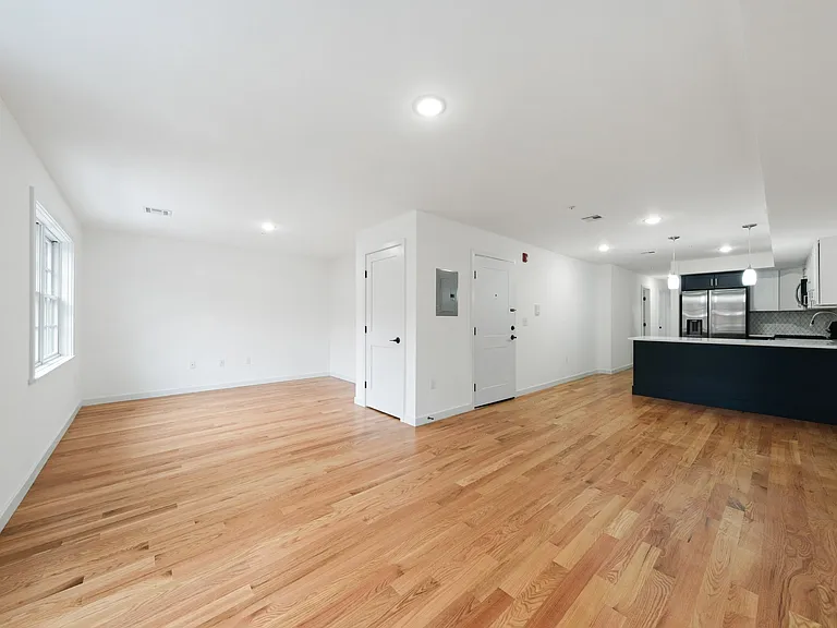 52 James St #2 — Photo 8