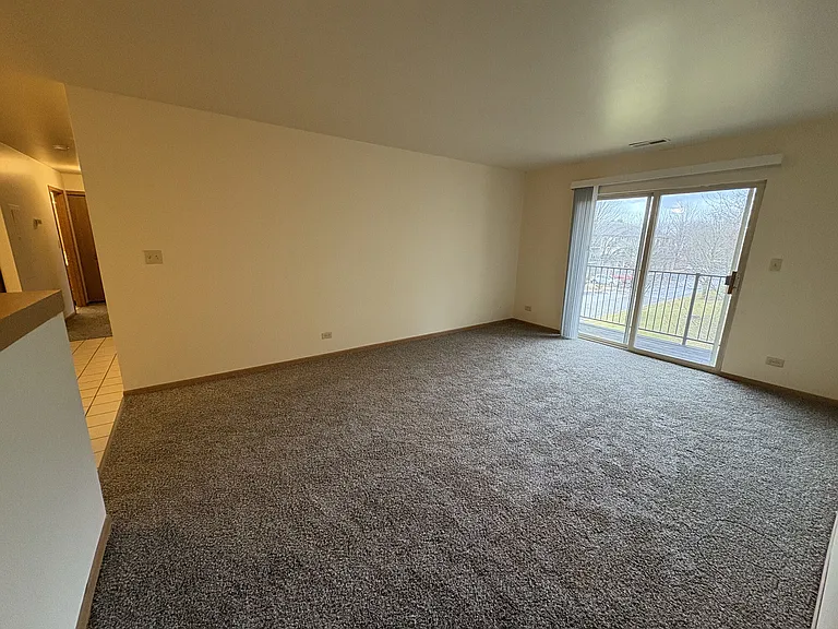 Maple Leaf Apartments — Photo 24