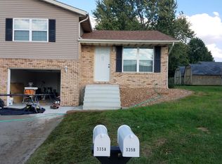 335 Bargraves Blvd #B, Troy, IL 62294