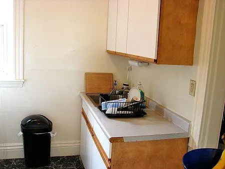 100 Queensberry St #14 — Photo 9