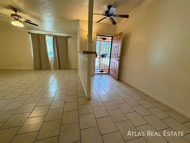 1932 S Campbell Ave — Photo 36
