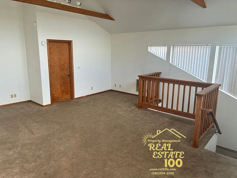 928 SW Bay View Ln — Photo 11