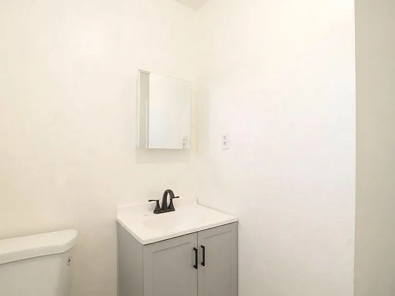 1806 W Diamond St — Photo 7