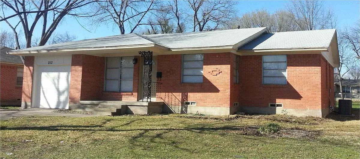 3 bed, 1106 sqft, $1,800 — Photo 1