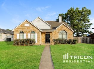 810 Weaver St, Cedar Hill, TX 75104