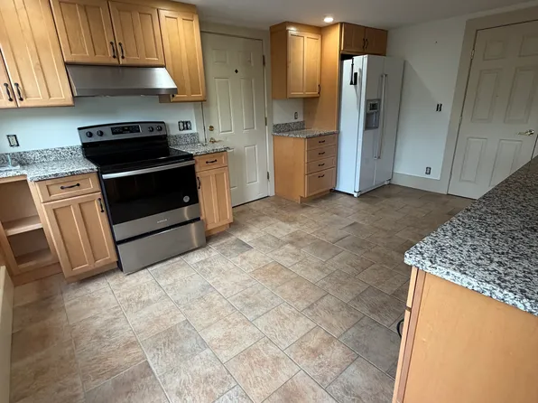45 Main St #3, Shelburne Falls, MA 01370