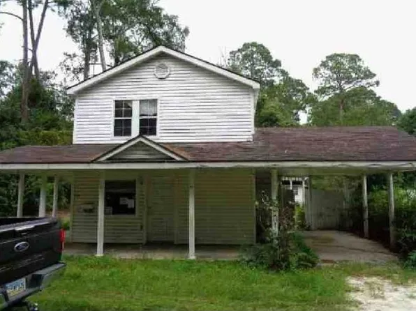 155 S Elm Ln, Jesup, GA 31546