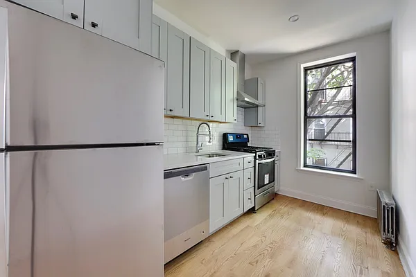 Rented by Compass | media 12