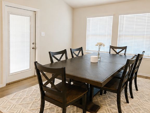 5th image of 2917 Jasmine Dr