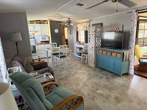 5th image of 2743 S Flamingo Rd