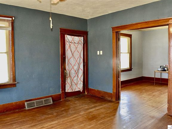 5th image of 416 Ann St