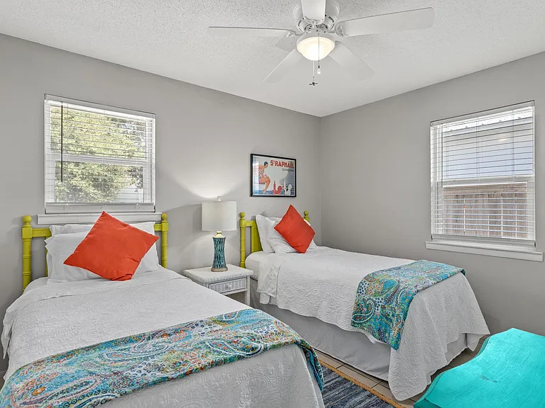21810 Dolphin Ave — Photo 13