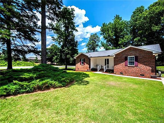 2nd image of 4080 Pinehurst Dr
