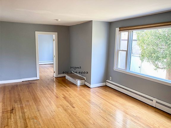 5th image of 136 Bradford St APT 1R