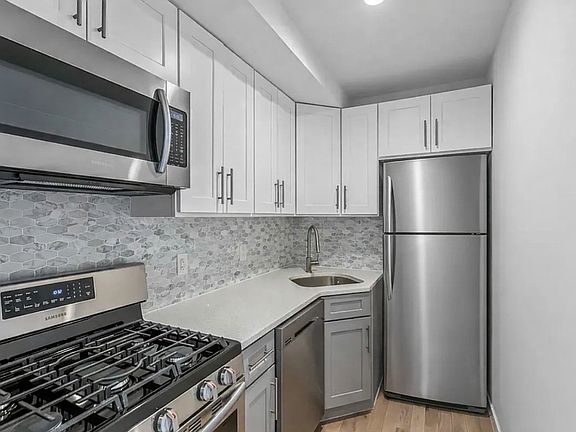 3rd image of 2481 Ocean Ave #Phc