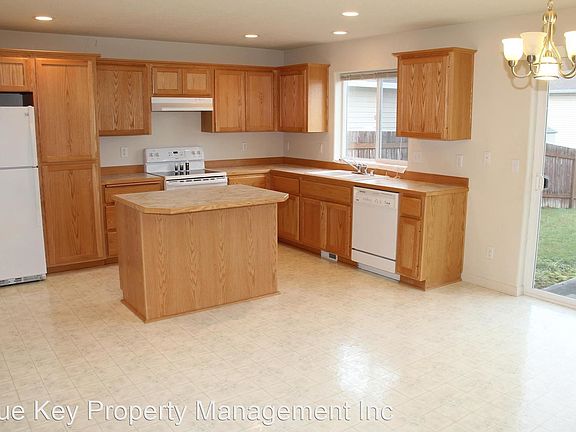 4th image of 2512 NE 96th St
