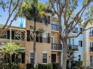 1018 E Heritage Club Cir, Delray Beach, FL 33483